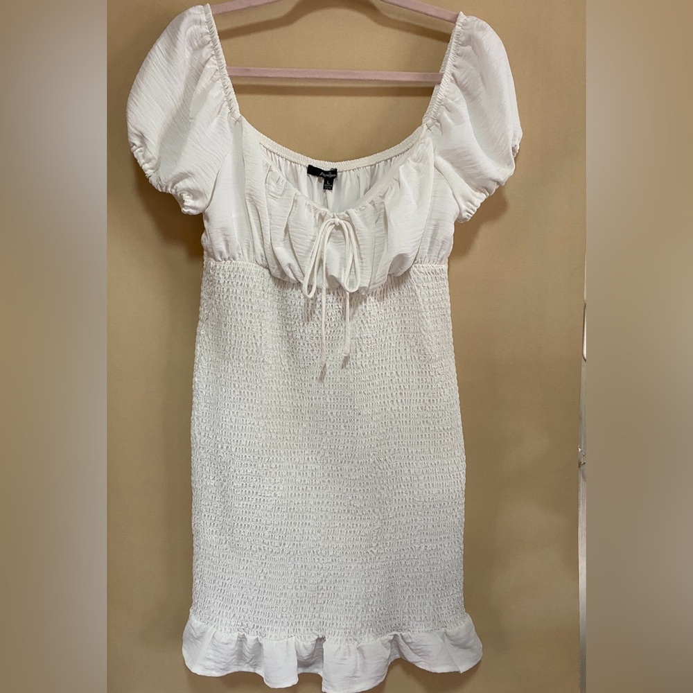 Papaya white Dress . Brand New size Large